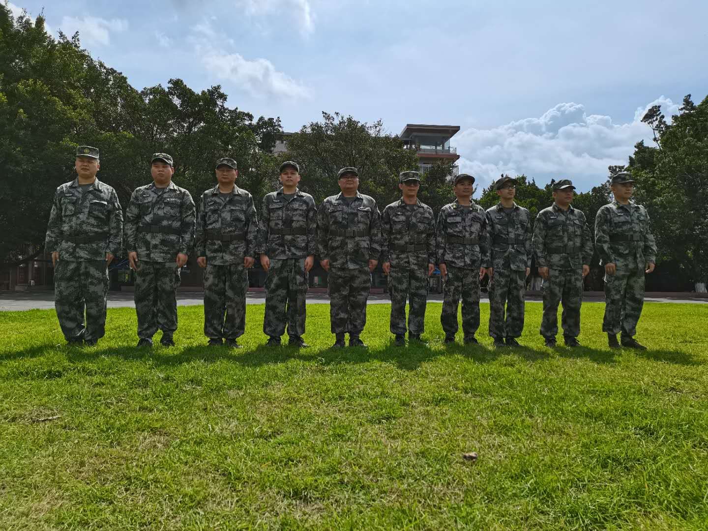 廣州電纜致敬軍魂|你守萬(wàn)里江山,我護(hù)萬(wàn)家燈火 廣州電纜致敬軍魂|你守萬(wàn)里江山,我護(hù)萬(wàn)家燈火